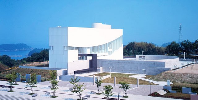 🎨 하마다시 세계 어린이 미술관(하마다시 세카이 코도모 비주츠칸) 이미지 1